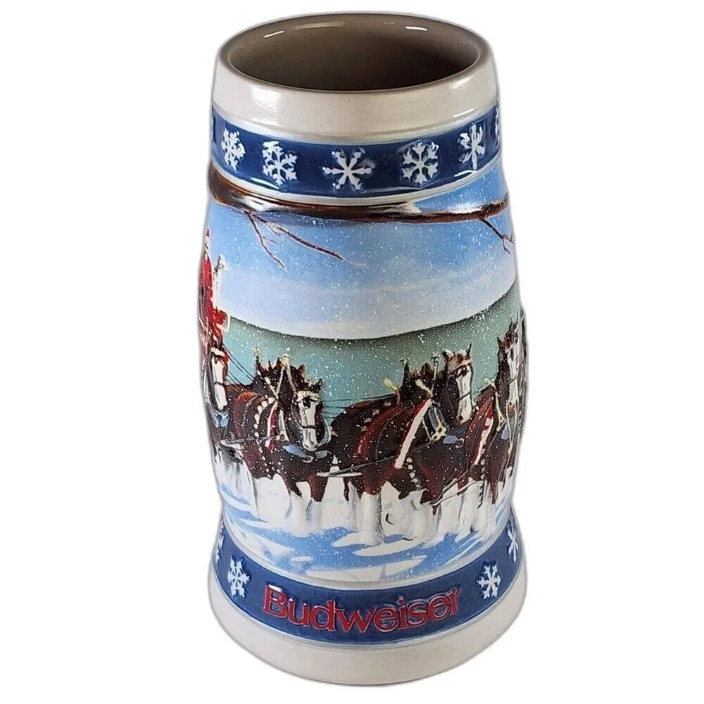 VTG 1995 Budweiser Holiday Stein Lighting the Way Home 3D Ceramic Beer Tankard